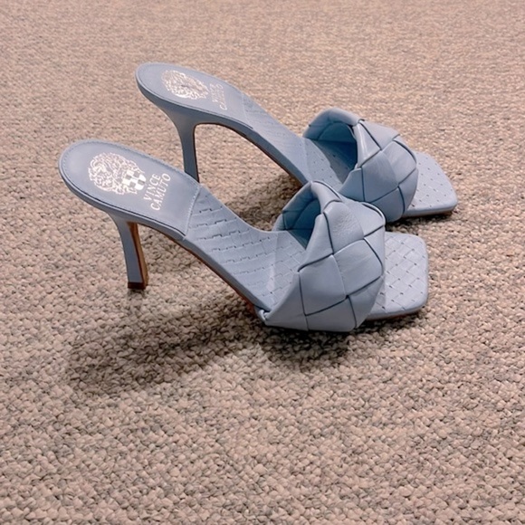 NEW Women’s Vince Camuto Sandals- Size 10 - Picture 2 of 3